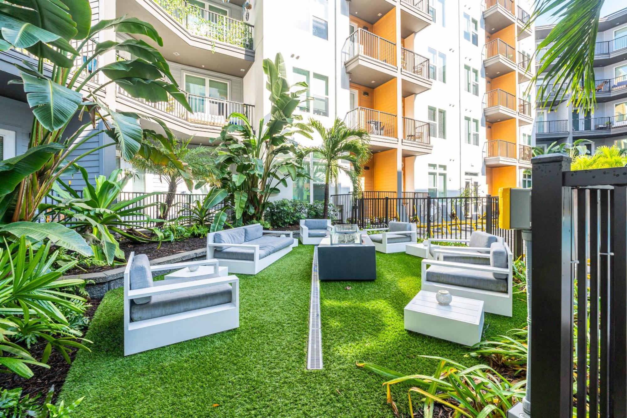 Tropicana Field 2 Bed In Dwtwn With Free Parking سانت بطرسبرج المظهر الخارجي الصورة